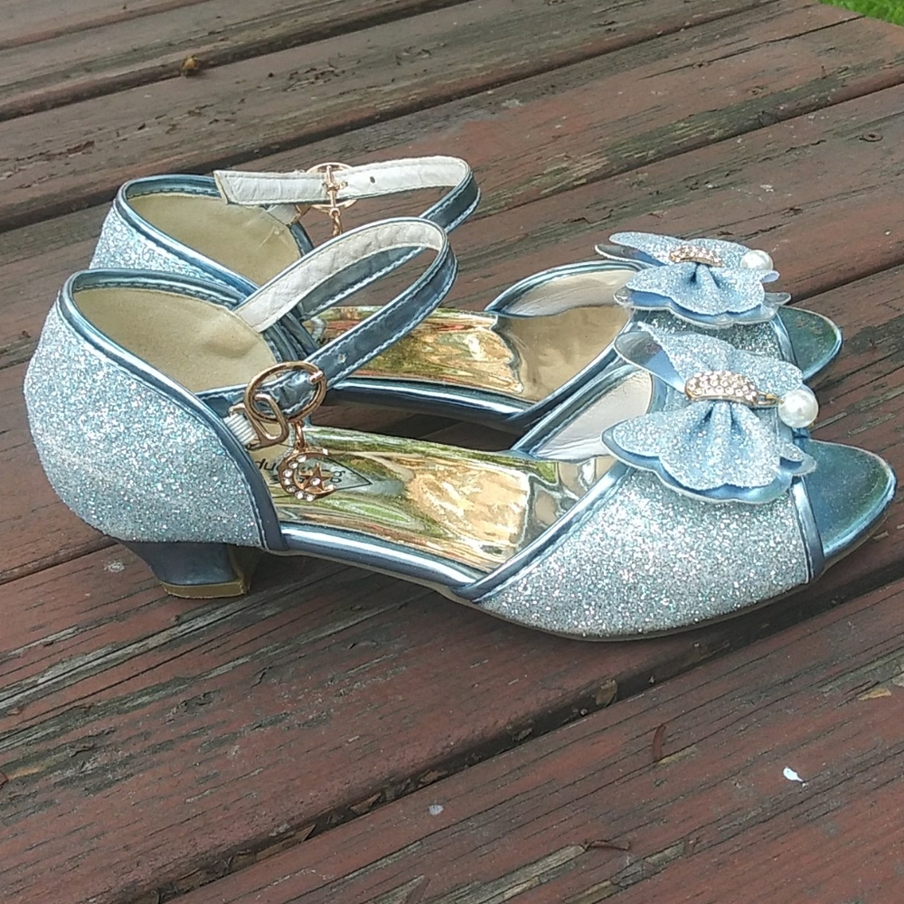 Blue glittery heels for kids 👡